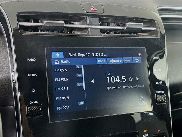 Photo of 2024 White Pearl Hyundai TUCSON