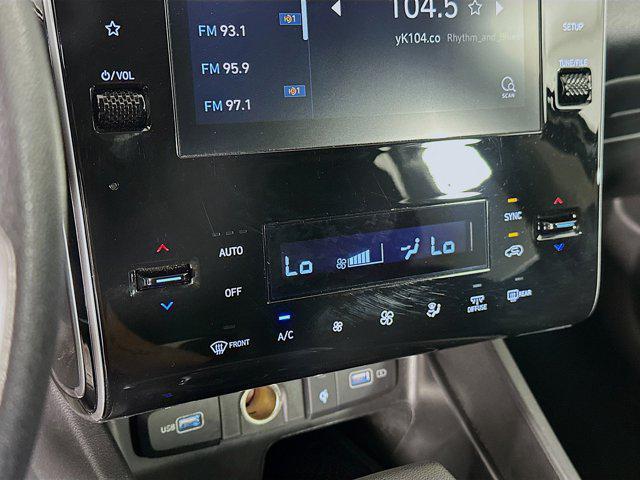 Photo of 2024 White Pearl Hyundai TUCSON