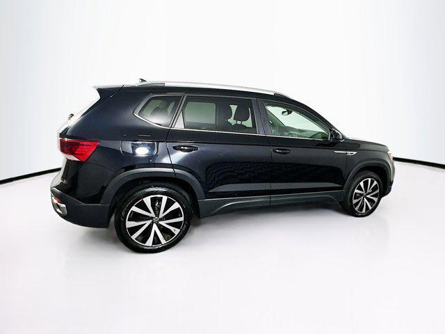 Photo of 2024 Deep Black Pearl Volkswagen Taos