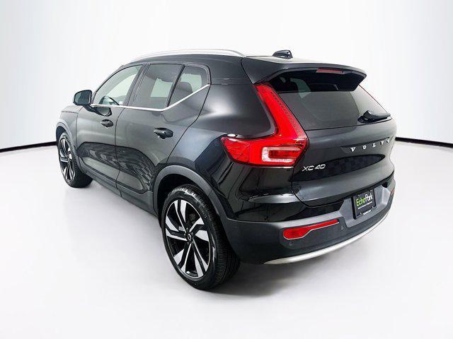 Photo of 2025 Onyx Black Metallic Volvo XC40