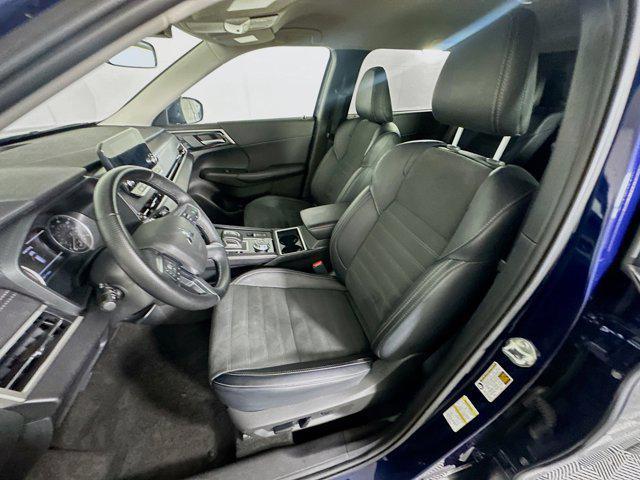 Photo of 2024 Cosmic Blue Metallic Mitsubishi Outlander