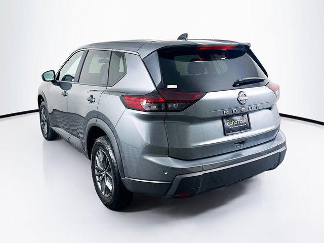 Photo of 2024 Gun Metallic Nissan Rogue