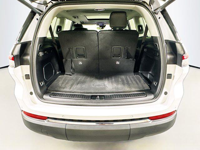Photo of 2021 Bright White Clearcoat Jeep Grand Cherokee L
