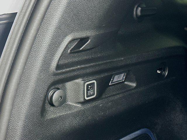 Photo of 2021 Bright White Clearcoat Jeep Grand Cherokee L