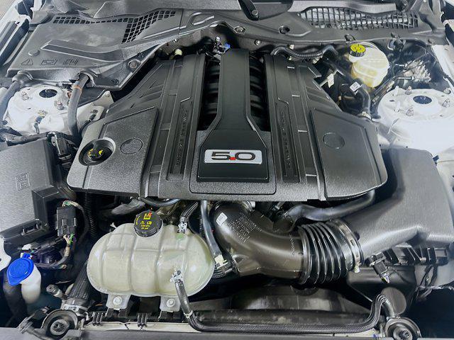 Photo of 2022 Oxford White Ford Mustang