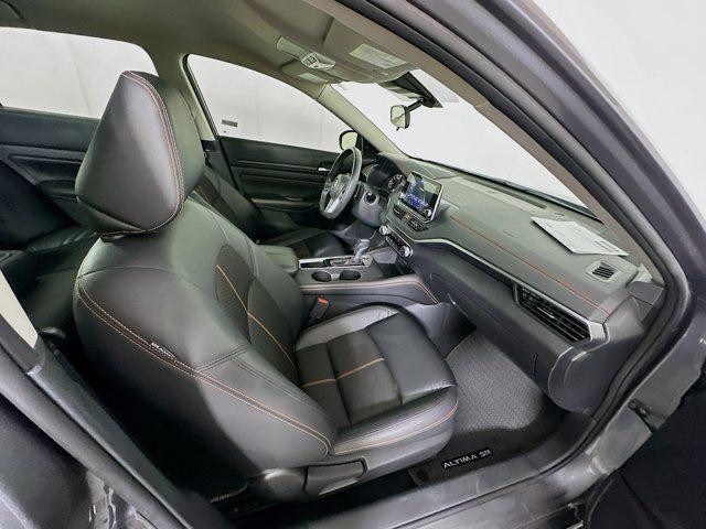 Photo of 2022 Gun Metallic Nissan Altima
