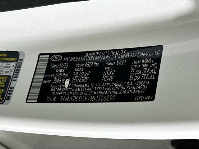 Photo of 2024 White Pearl Hyundai TUCSON