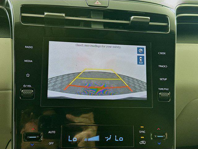 Photo of 2024 White Pearl Hyundai TUCSON