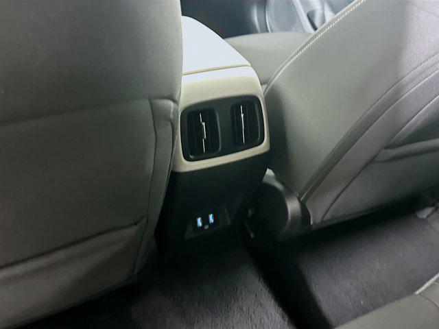 Photo of 2024 White Pearl Hyundai TUCSON