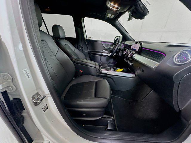 Photo of 2024 Polar White Mercedes-Benz GLB 250