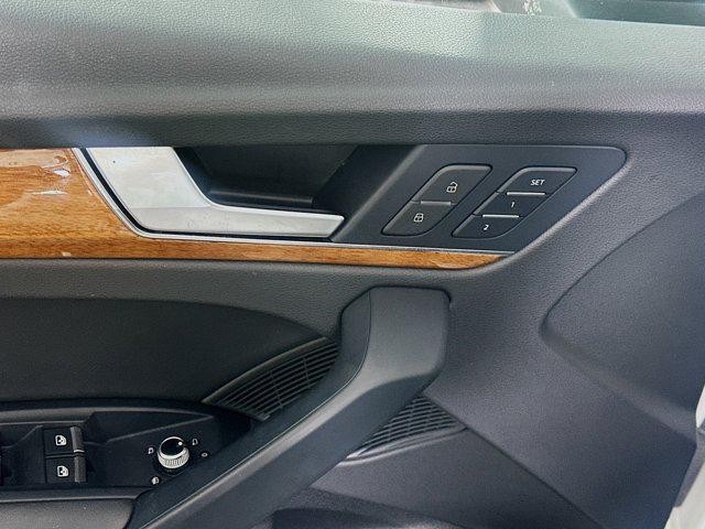 Photo of 2023 Ibis White Audi Q5