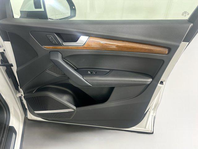 Photo of 2023 Ibis White Audi Q5