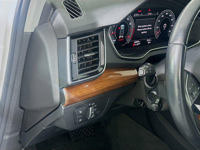 Photo of 2023 Ibis White Audi Q5