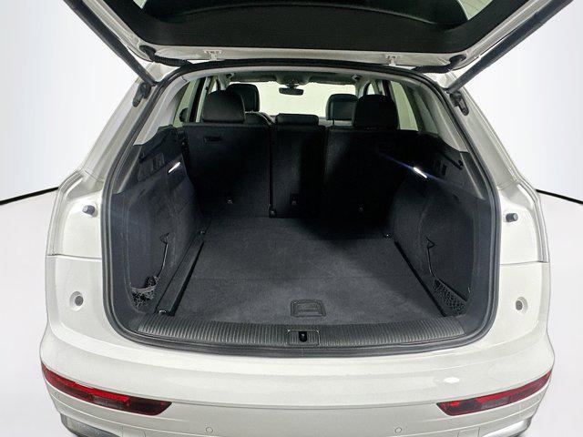 Photo of 2023 Ibis White Audi Q5