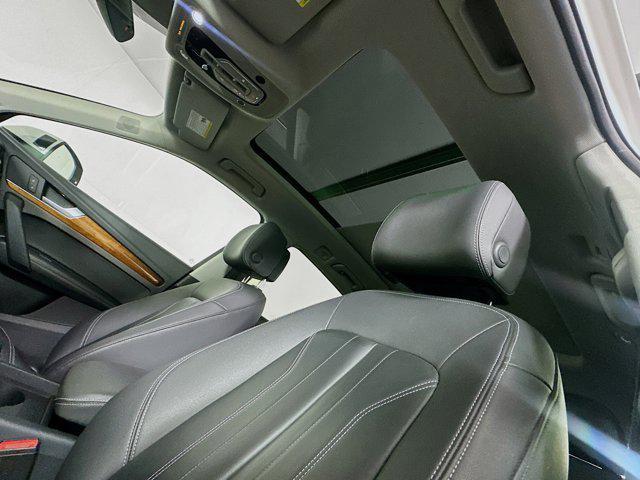 Photo of 2023 Ibis White Audi Q5