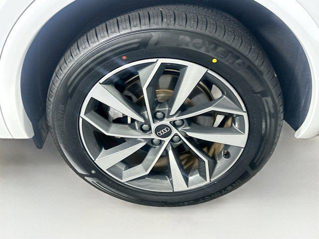 Photo of 2023 Ibis White Audi Q5