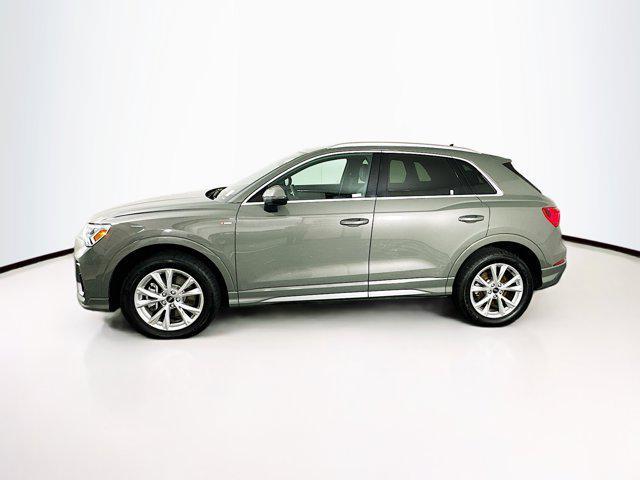 Photo of 2024 Chronos Gray Metallic Audi Q3