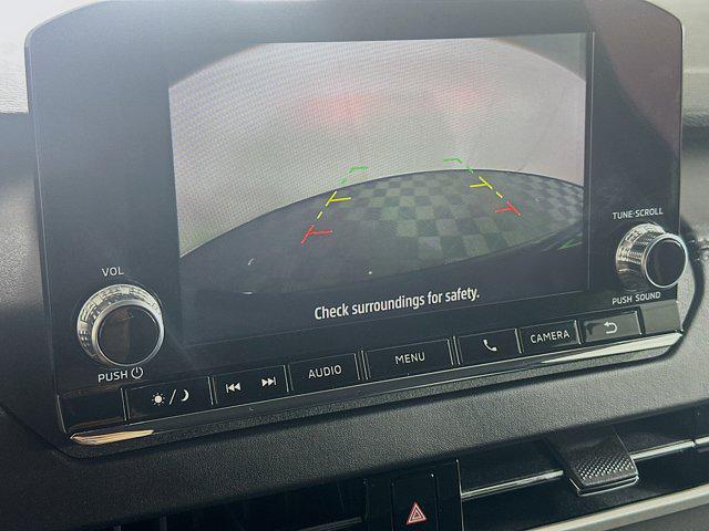 Photo of 2024 Labrador Black Pearl Mitsubishi Outlander