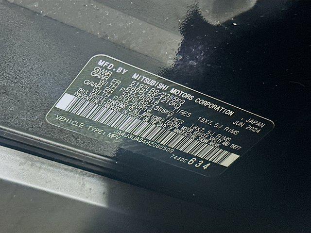 Photo of 2024 Labrador Black Pearl Mitsubishi Outlander