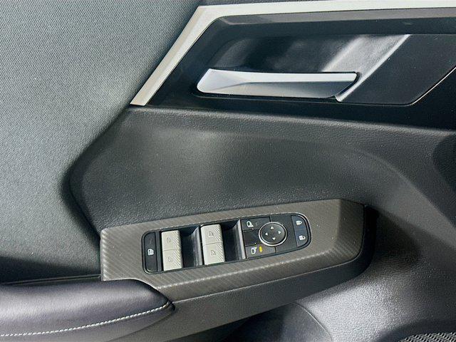 Photo of 2024 Labrador Black Pearl Mitsubishi Outlander