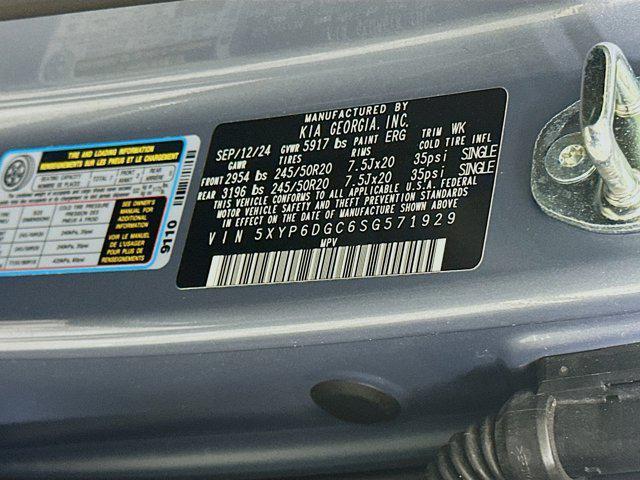 Photo of 2025 Everlasting Silver Kia Telluride