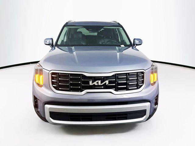 Photo of 2025 Everlasting Silver Kia Telluride