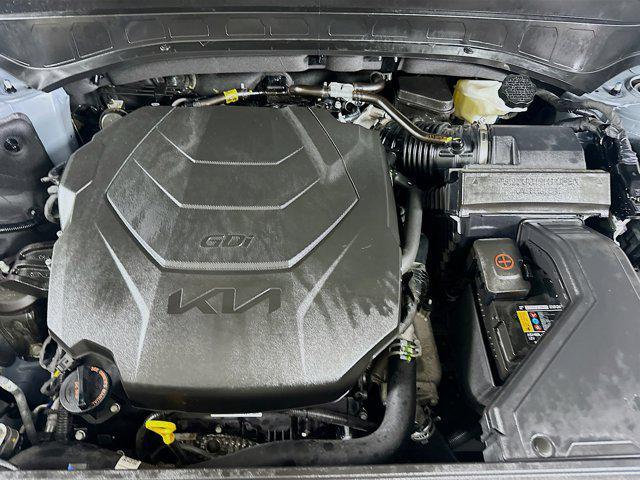 Photo of 2025 Everlasting Silver Kia Telluride