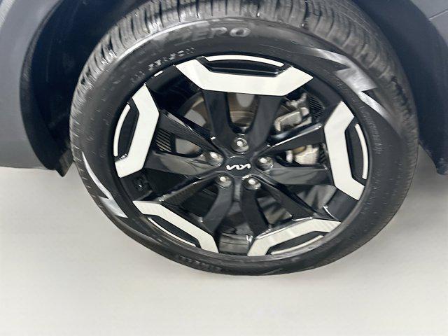 Photo of 2025 Everlasting Silver Kia Telluride