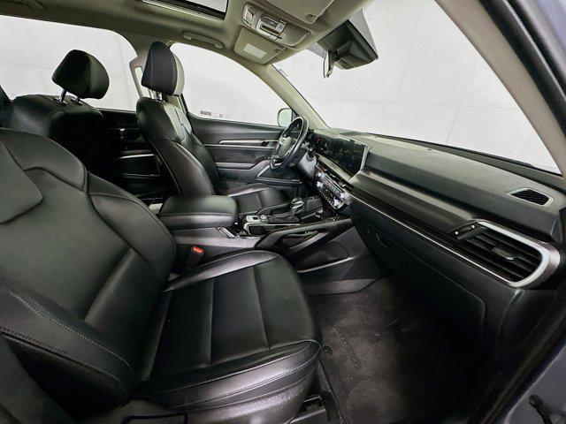 Photo of 2025 Everlasting Silver Kia Telluride