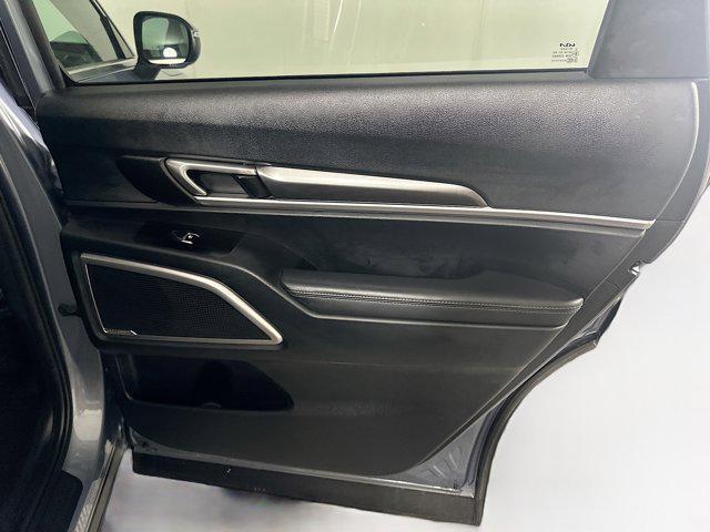 Photo of 2025 Everlasting Silver Kia Telluride