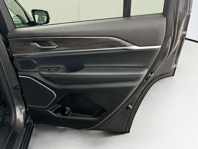 Photo of 2021 Baltic Gray Metallic Clearcoat Jeep Grand Cherokee L