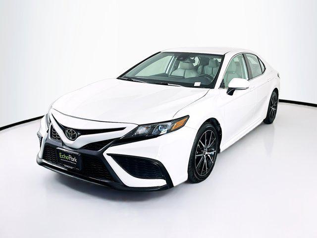 Photo of 2022 White Toyota Camry