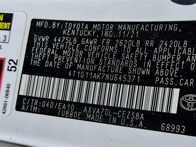 Photo of 2022 White Toyota Camry