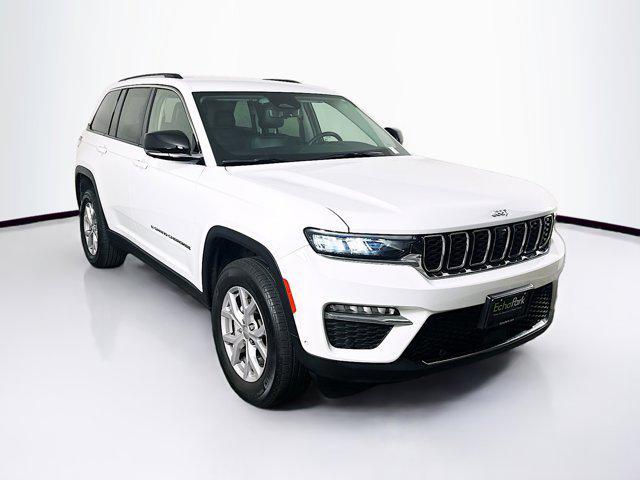 Photo of 2022 Bright White Clearcoat Jeep Grand Cherokee