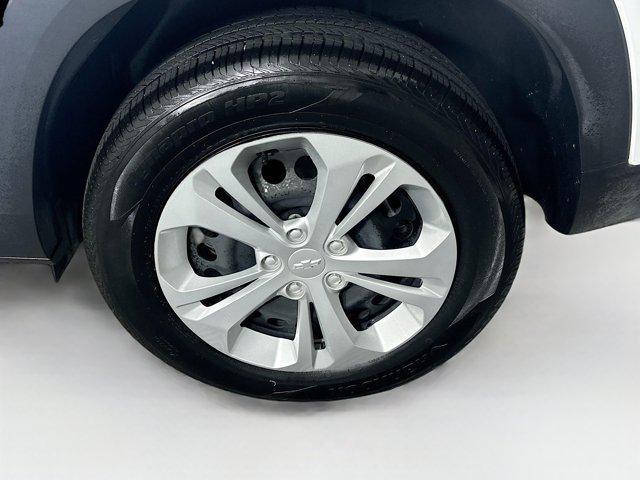 Photo of 2024 Summit White Chevrolet Trax