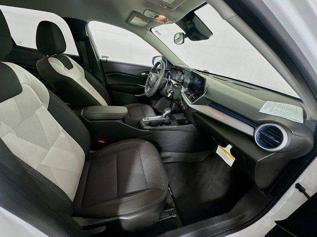 Photo of 2024 Summit White Chevrolet Trax