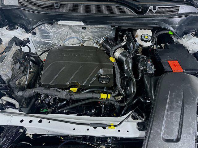 Photo of 2024 Summit White Chevrolet Trax