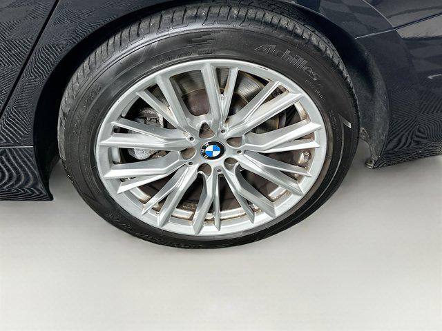 Photo of 2024 Jet Black BMW 330
