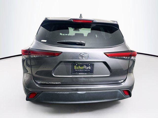 Photo of 2023 Magnetic Gray Metallic Toyota Highlander