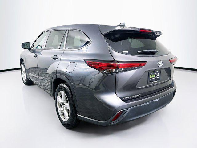 Photo of 2023 Magnetic Gray Metallic Toyota Highlander