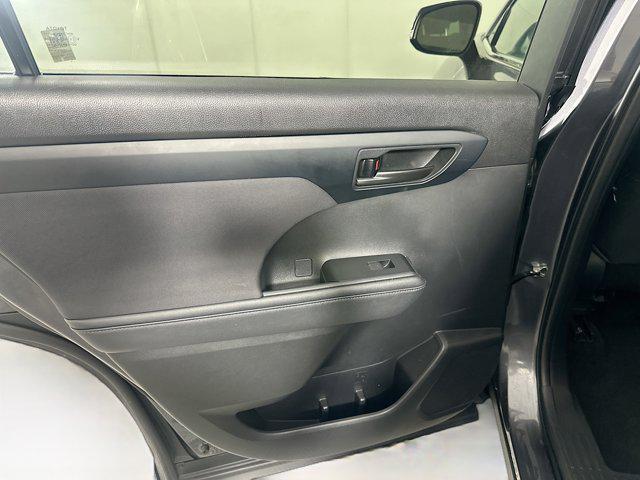 Photo of 2023 Magnetic Gray Metallic Toyota Highlander