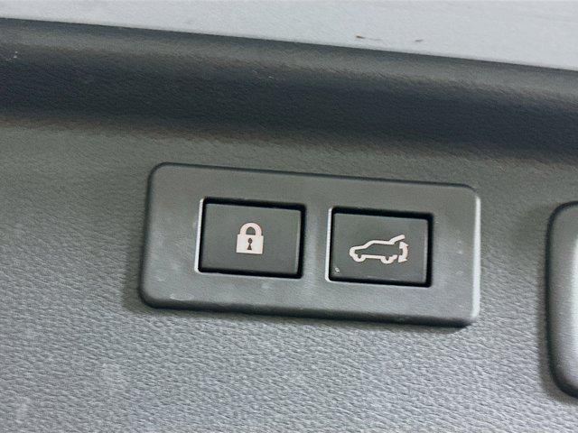 Photo of 2024 Ice Silver Metallic Subaru Forester