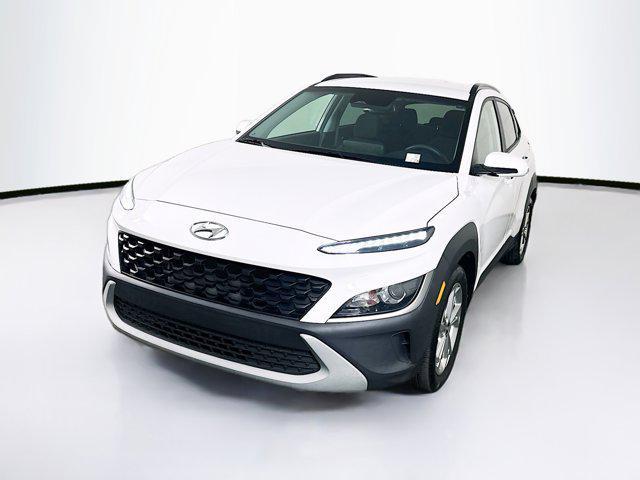 Photo of 2023 Lunar White Hyundai KONA