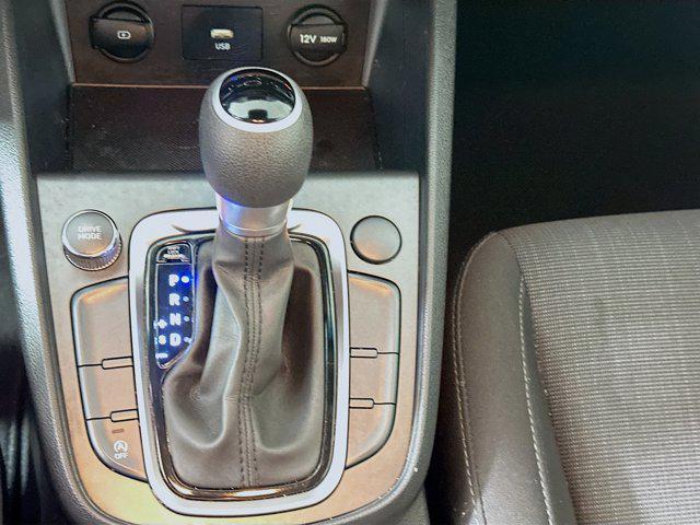 Photo of 2023 Lunar White Hyundai KONA