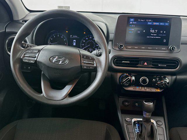 Photo of 2023 Lunar White Hyundai KONA