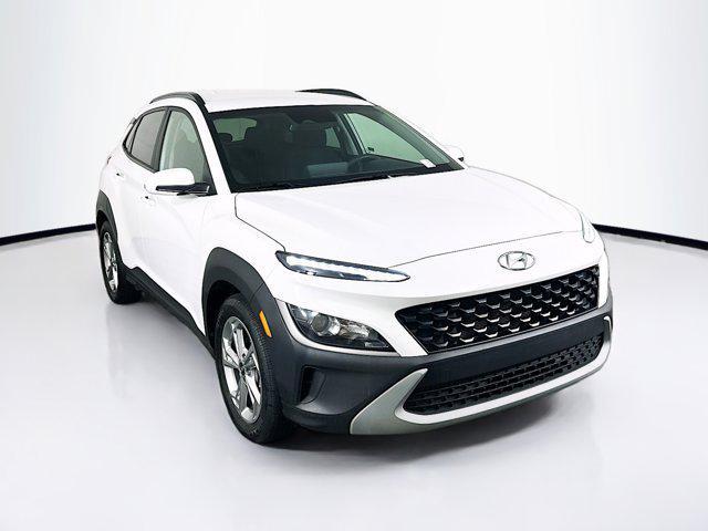 Photo of 2023 Lunar White Hyundai KONA