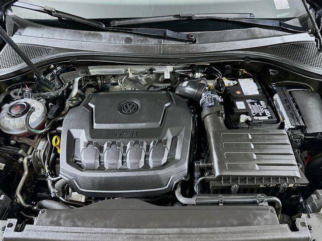 Photo of 2022 Deep Black Pearl Volkswagen Tiguan