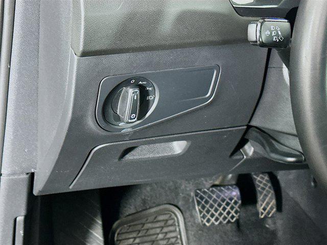 Photo of 2022 Deep Black Pearl Volkswagen Tiguan