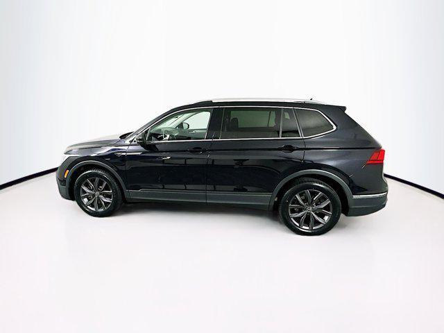 Photo of 2022 Deep Black Pearl Volkswagen Tiguan