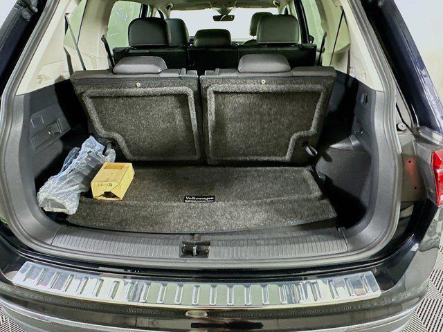 Photo of 2022 Deep Black Pearl Volkswagen Tiguan
